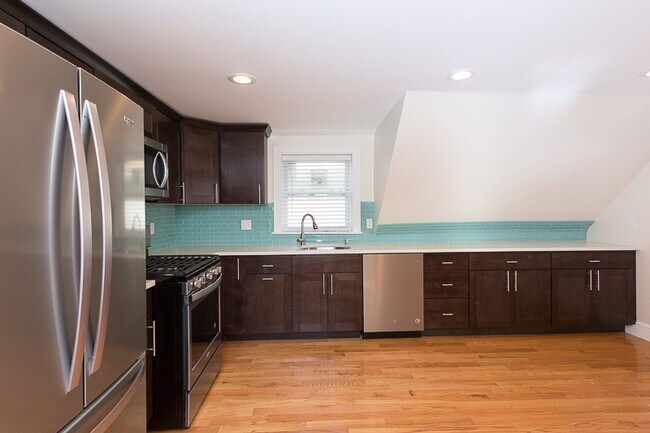 Photo - 9 Rock Valley Ave