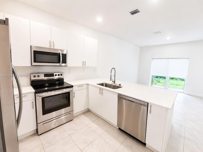 Photo - 1050 SE 26th Ter