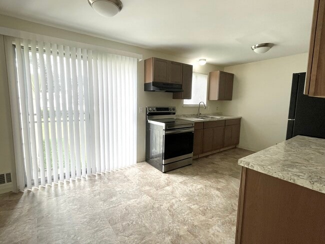 68 Moxon Dr
