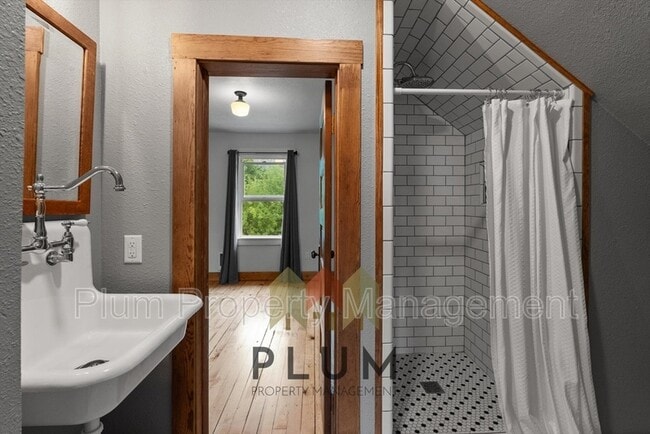 Photo - 208 Cedar St