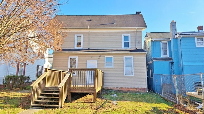 Building Photo - 523-523 1/2 Frederick Street Unit 1st Floor - 523 Frederick St