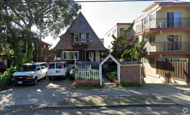 Building Photo - 2608 Benvenue Ave Rental