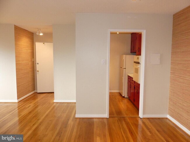 Photo - 1101 St Paul St Unidad 1806