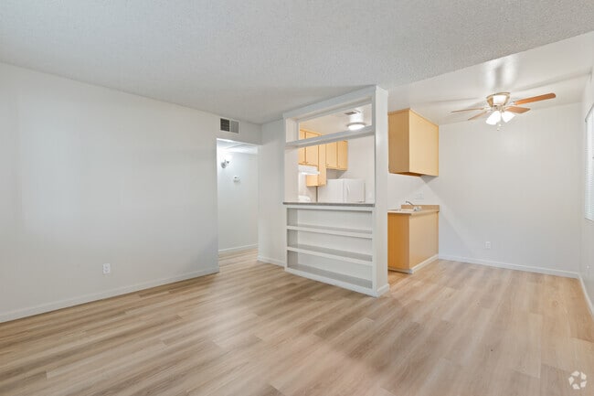 1BR, 1BA - 480SF