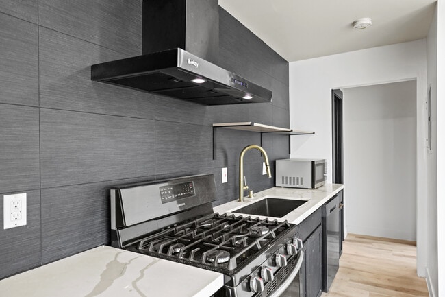 Photo - 1139 Bellevue Ave.