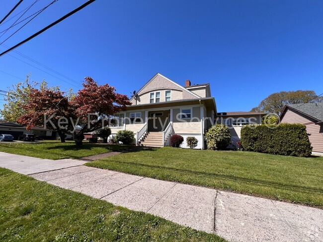 Building Photo - Charming One-Bedroom in Downtown Woodland Unit B Rental