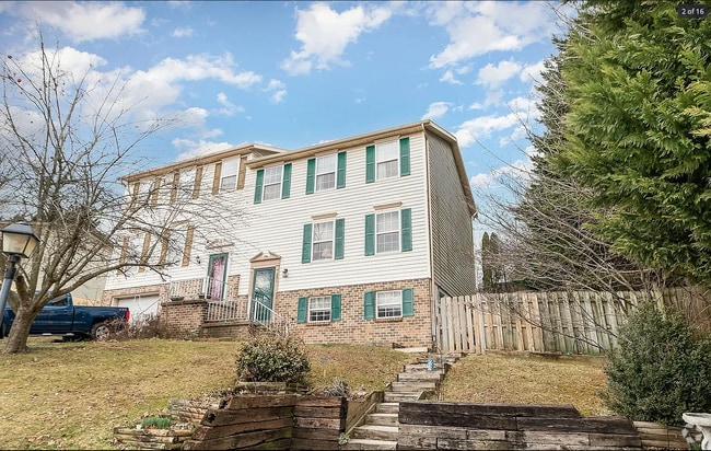 Building Photo - 201 Breezewood Dr Rental
