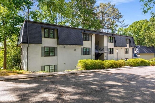 Photo - 183 Triumph Dr NW