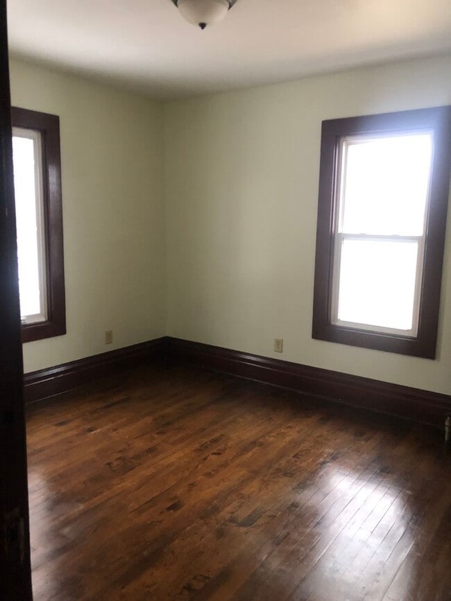 Photo - Beautiful 6br house with garage