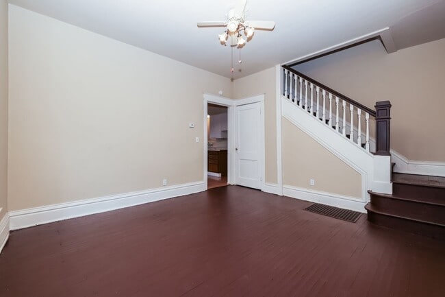 Photo - 557/559 E Madison Ave Unidad 559