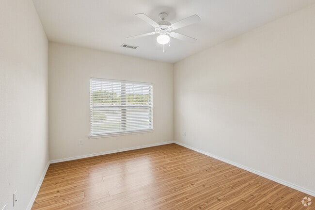 Colorado, 3 habitaciones, 2 baños - 1218 pies cuadrados - Dormitorio principal - The Royse at Parker Boulevard Apartments