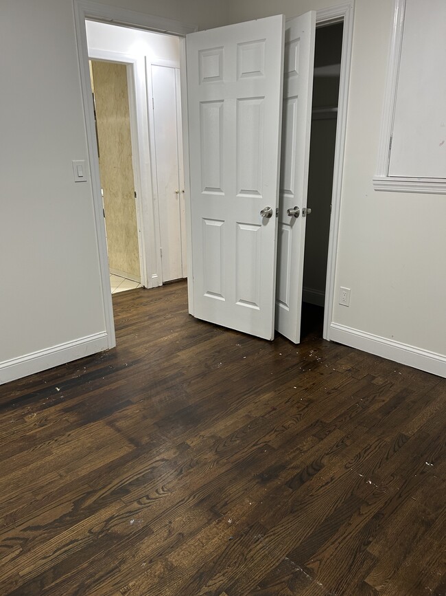 Photo - 965 Suffolk Ave