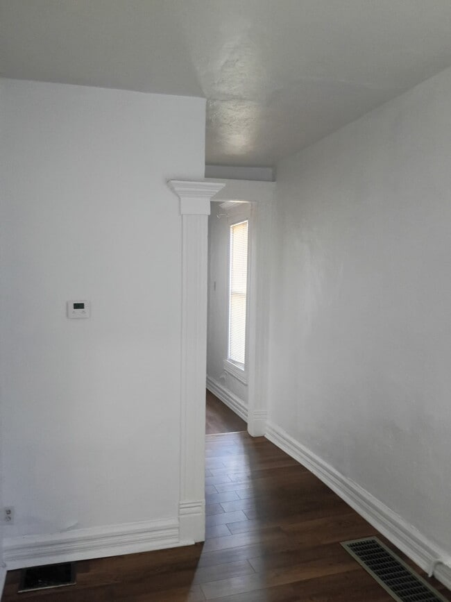 Photo - 1286 Indianola Ave