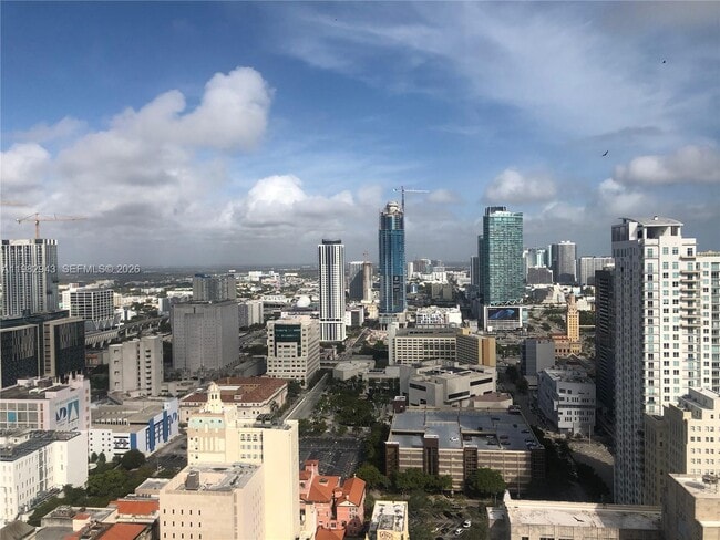 Building Photo - 151 SE 1st St Unit PH 10