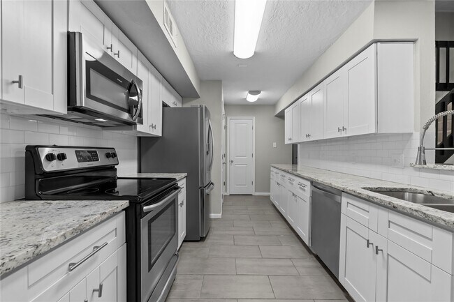 59 Hideaway Dr