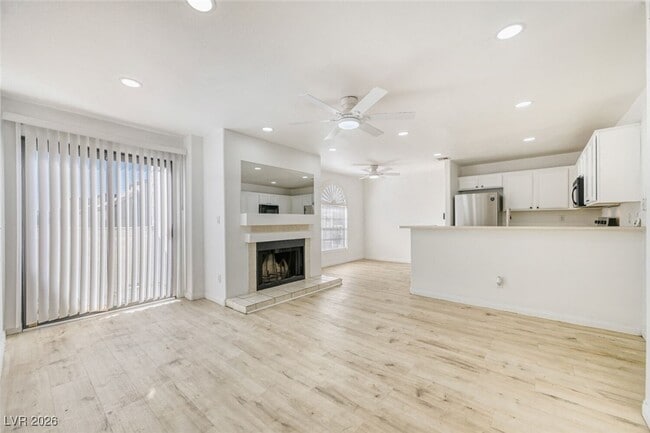 Photo - 2972 Juniper Hills Blvd Unidad 203