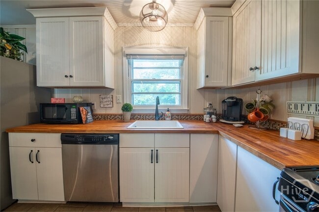 Photo - 180 Sherwood Dr