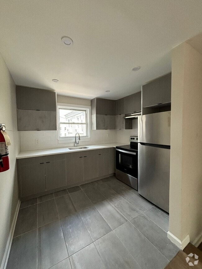 Building Photo - 165 Elmwood Ave Unit 2B Rental
