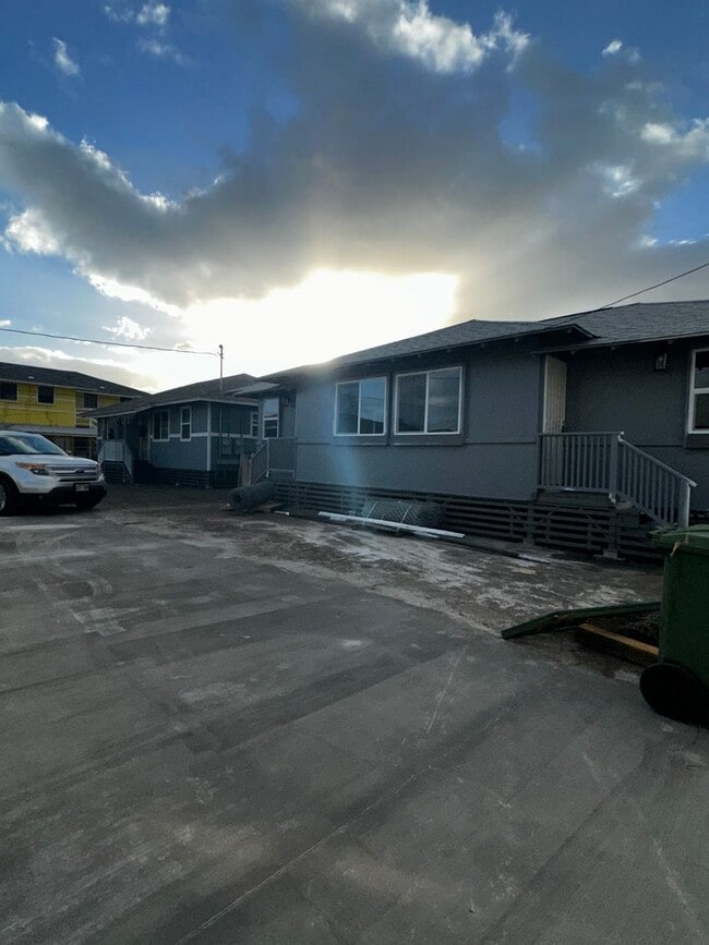 Photo - 1 bedroom duplex, fully renovated, 2 car parking