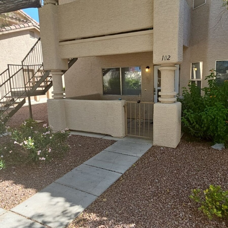 Modern 2-Bed Condo in a Gated Community! - Modern 2-Bed Condo in a Gated Community!