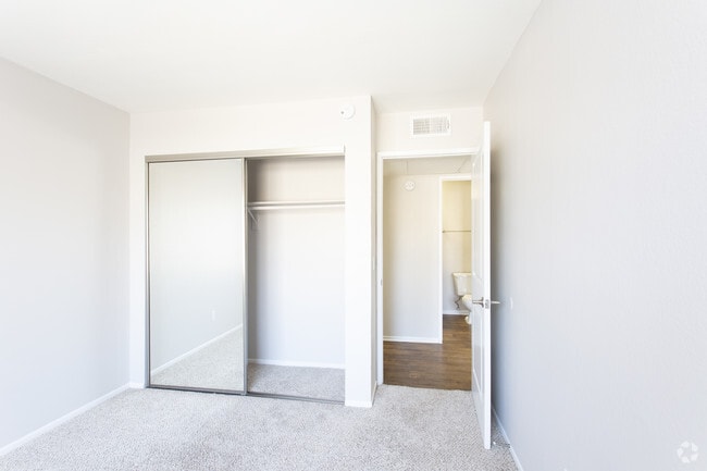 3BR, 2BA-1100 SF