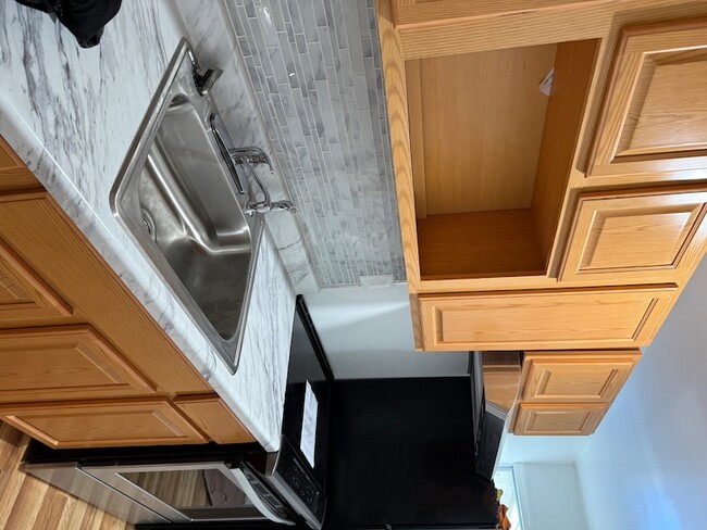 Photo - 111-23 Inwood St