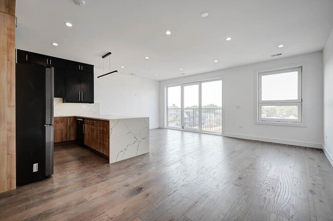 Photo - 3008 W Belmont Ave