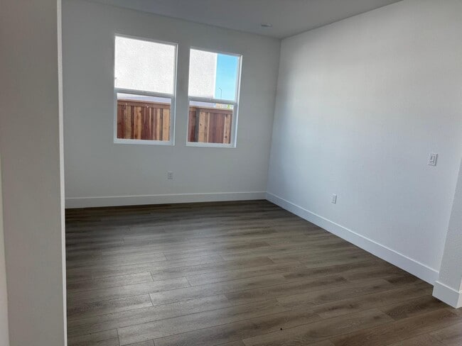 Photo - 2836 Wrangell St