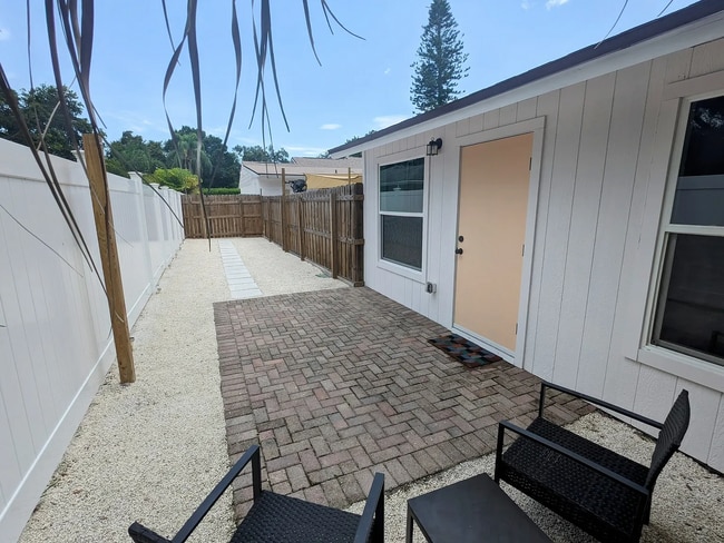 Photo - 2157 Bougainvillea St