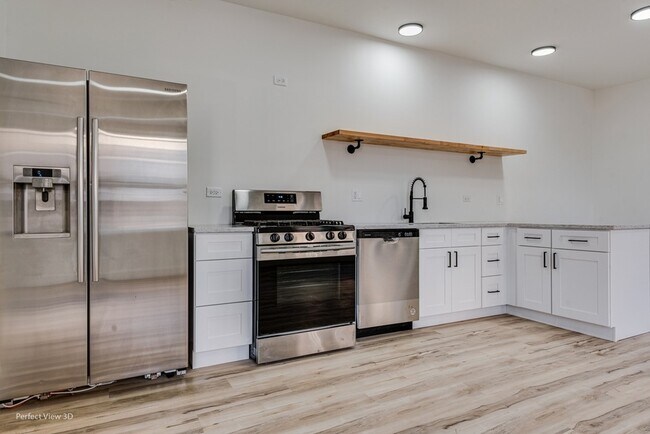 Photo - 1123 N Mozart St Unit 2