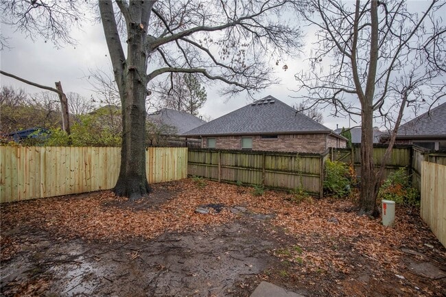 Photo - 221 E Adobe St