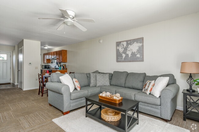 2BR, 1BA - 948SF - Living Room - Greenbriar Gardens