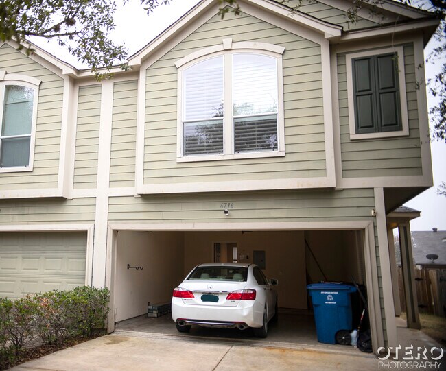 Front of the home, 2 car garage - 6716 Terra Rye Townhome
