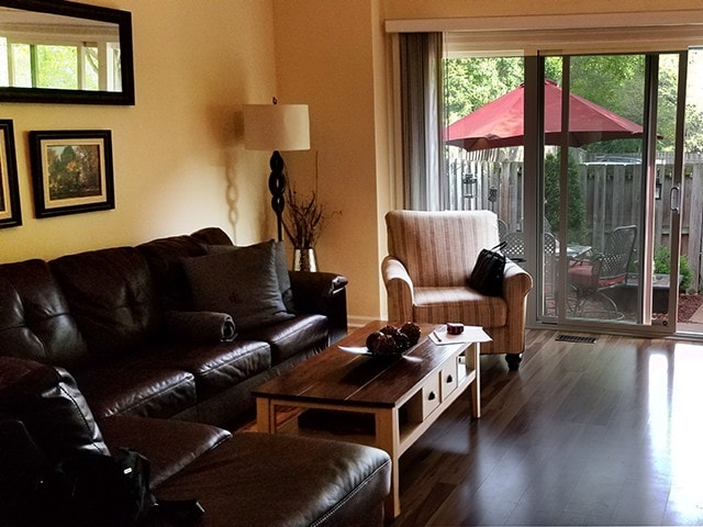 Living room - 4343 Laclede Ave Unit G