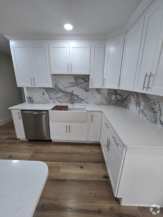 Building Photo - 383 Floral Dr Rental