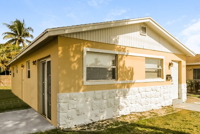 Photo - 513 SW 10th St