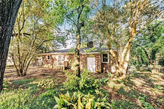 Photo - 1906 Poplar Dr