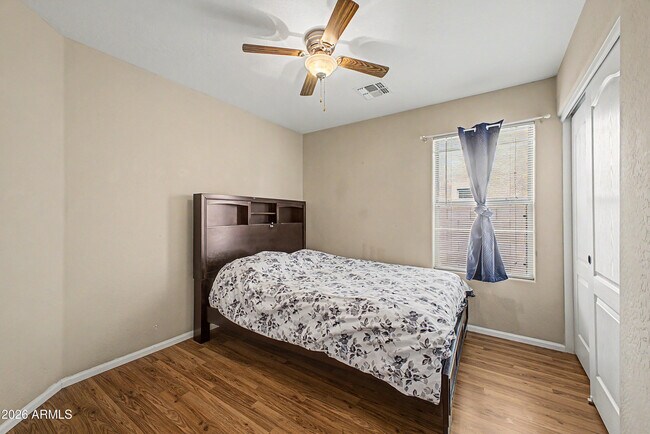Photo - 642 W Mesquite Tree Ln