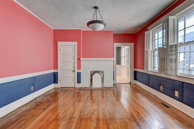 Photo - 1999 Peabody Ave