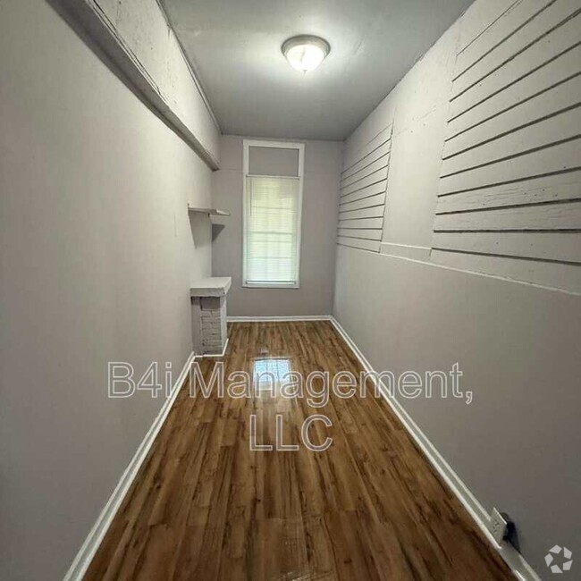 Building Photo - 112 Hill St Rental