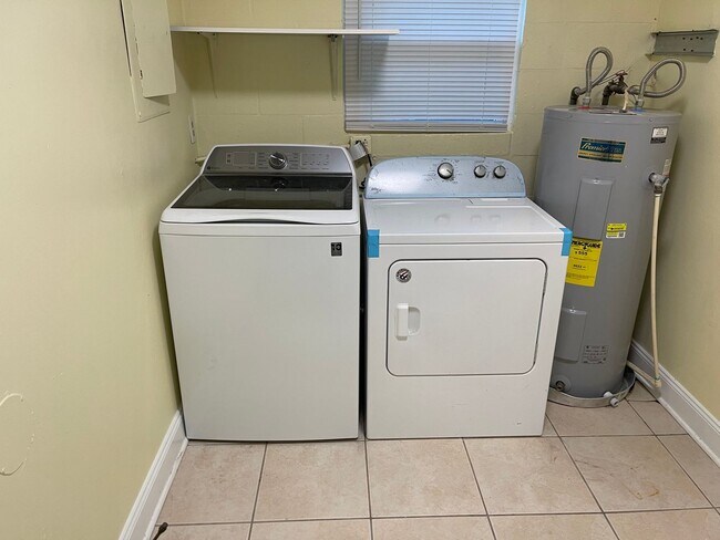 Photo - 3BED/1.5 BATH HOME NEAR LAKE JACKSON