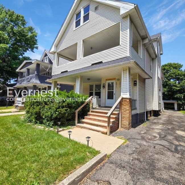 Building Photo - 3411 Beechwood Ave Unit 2nd floor