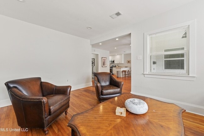 Photo - 187 Bilmarsan Dr