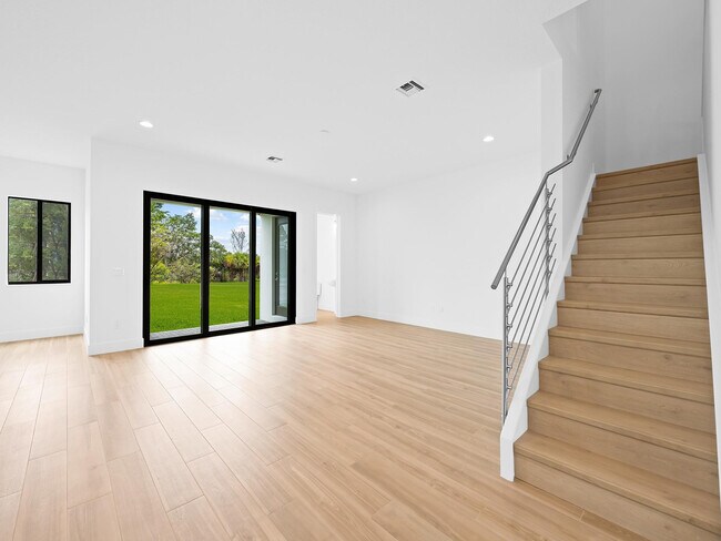 Photo - 1446 SW 23rd St