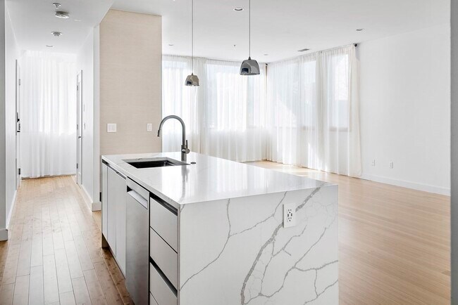 Photo - 209 Bolton St Unit 12