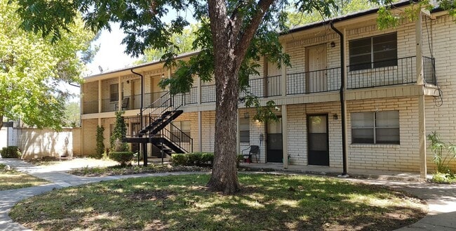 Building Photo - 2703 Southside Dr Unit #2703