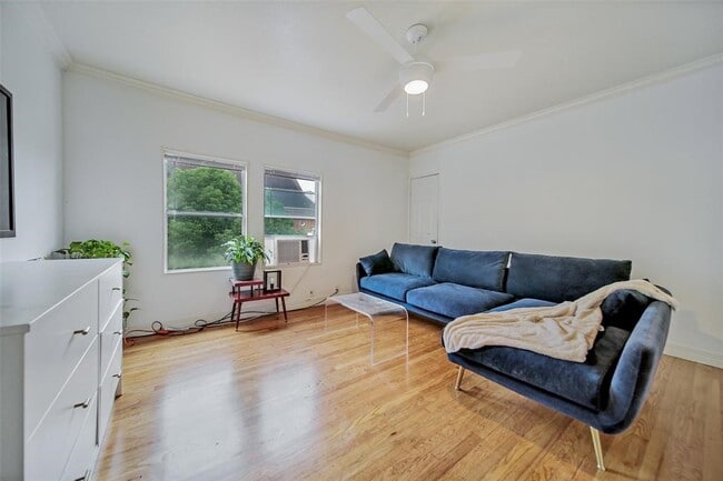 Photo - 115 Hunt St
