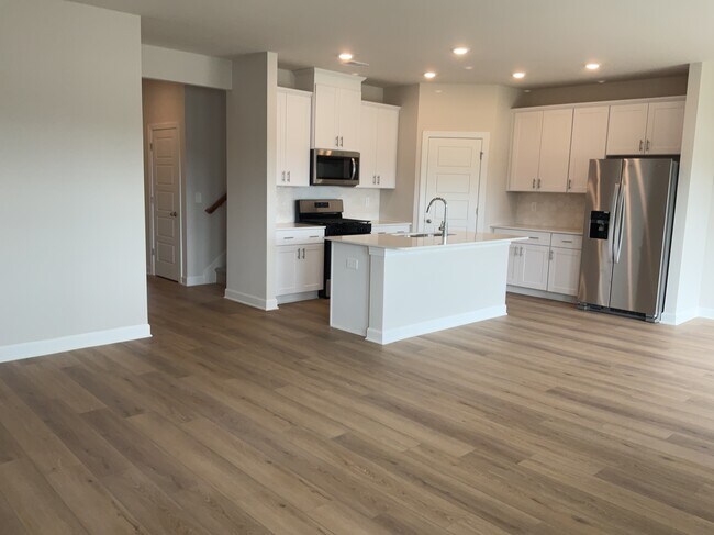 Photo - 794 Treeline Rd