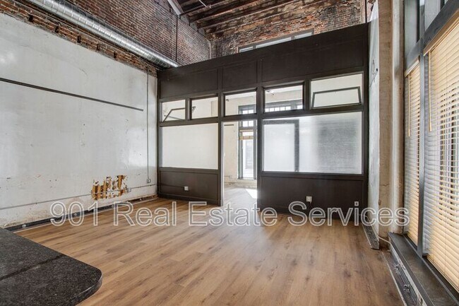 Photo - 124 Monroe Ave Unidad #206