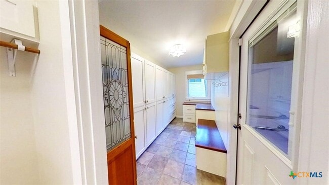 Photo - 805 Timber Dr